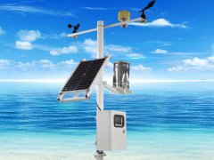 在海岛边，建立了自动气象站